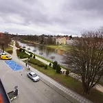 & Restauracja Zlota Kaczka