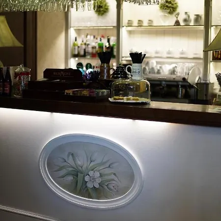 & Restauracja Zlota Kaczka