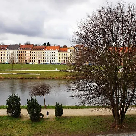 & Restauracja Zlota Kaczka * ズゴジェレツ