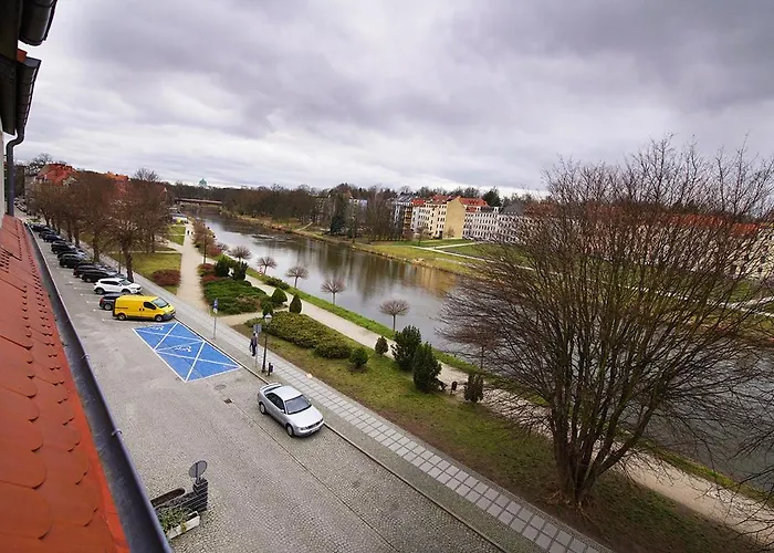 & Restauracja Zlota Kaczka